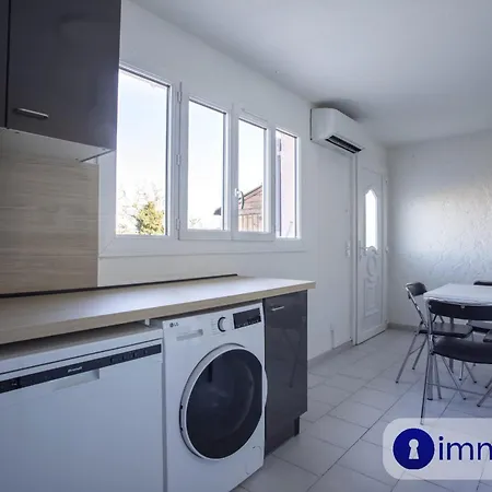 T3 Air-conditioned On One Level On The Heights Of *