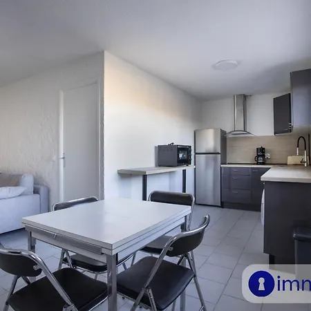 T3 Air-conditioned On One Level On The Heights Of *