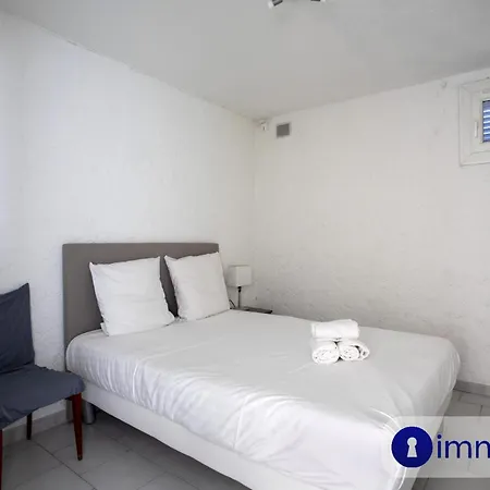 Appartement T3 Air-conditioned On One Level On The Heights Of *